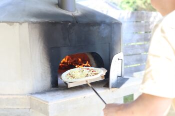 ピザ窯 | 岩国市で木造平屋ならネストハウス
