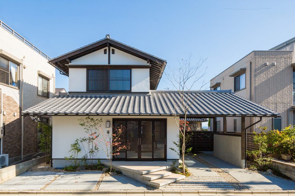 日本伝統の意匠と現代デザインが調和した和モダン住宅