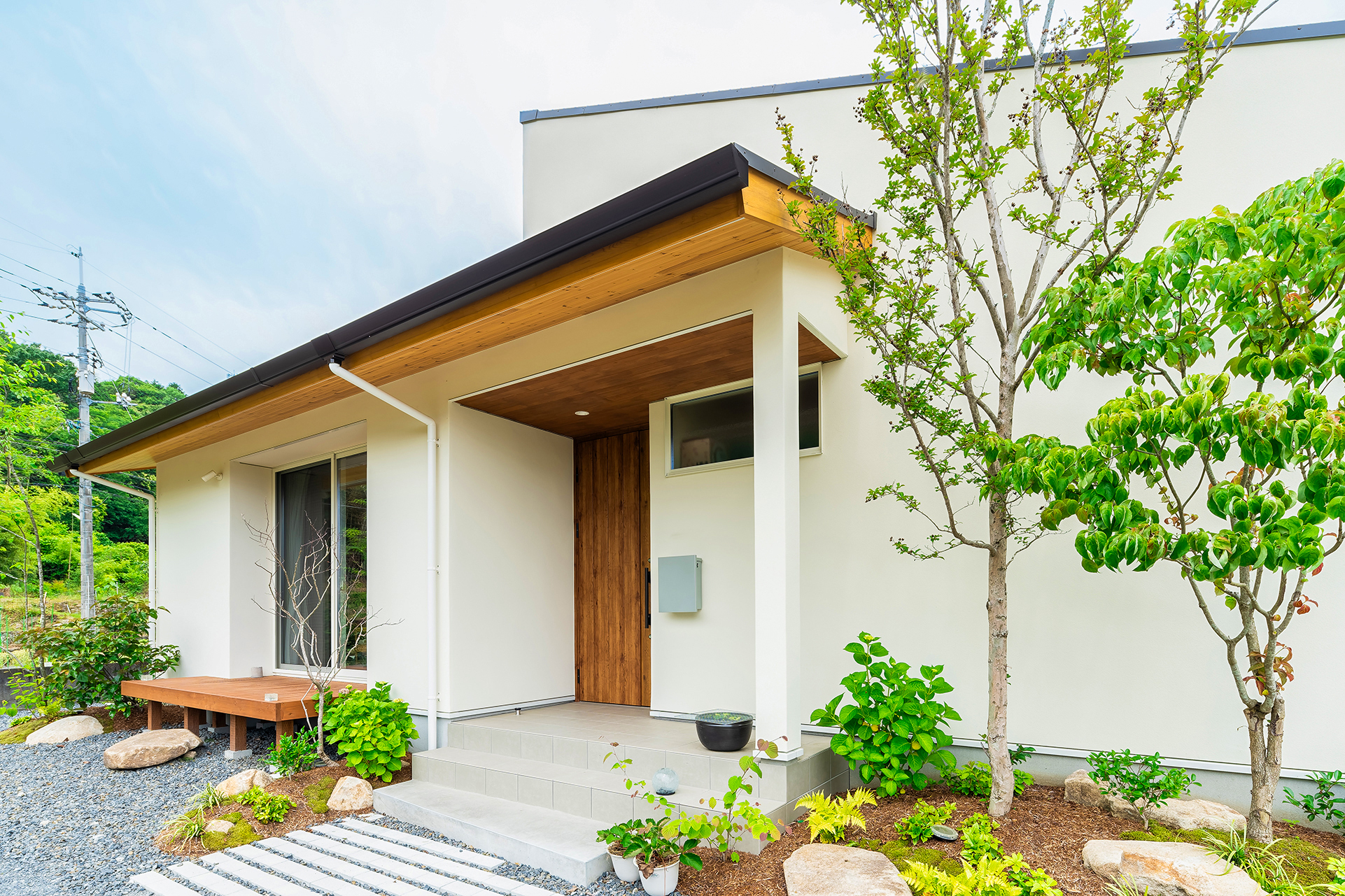 自然いっぱいの土地に建てられた、いくつになっても住める平屋